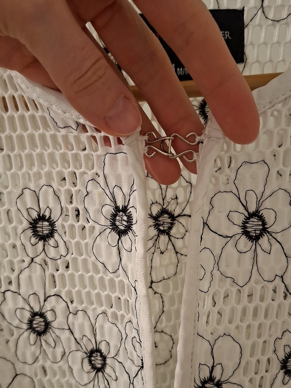 White & Black Floral Embroidered Mesh Collarless Overcoat Jenne Beker (Size M) - Picture 4 of 7